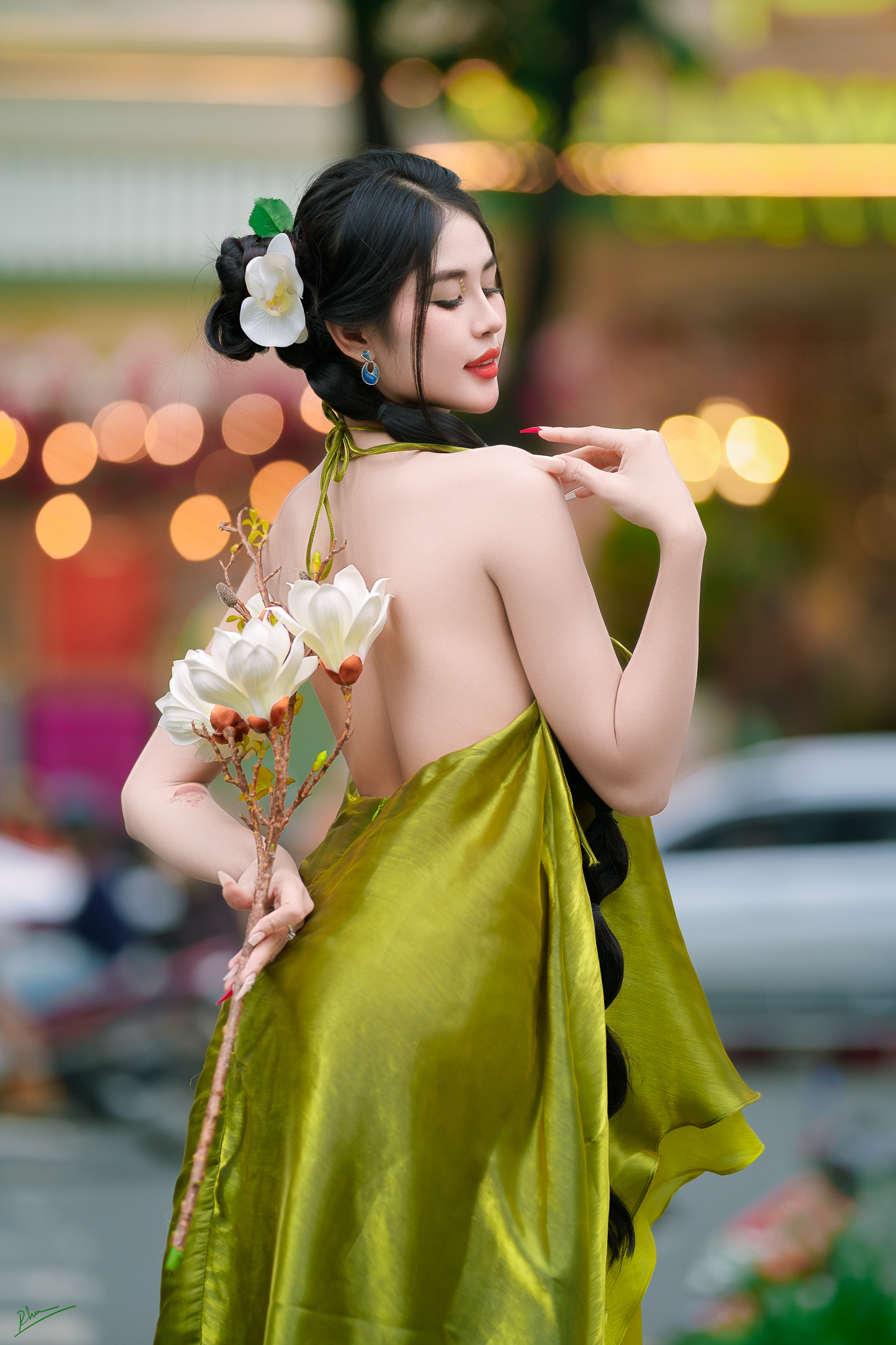 Concetp áo dài cách tân tại Hồ Con Rùa