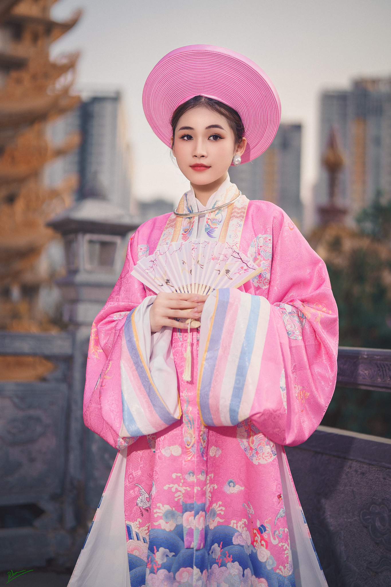 Concept Áo dài Nhật Bình Tại Pháp Viện Minh Đăng Quang