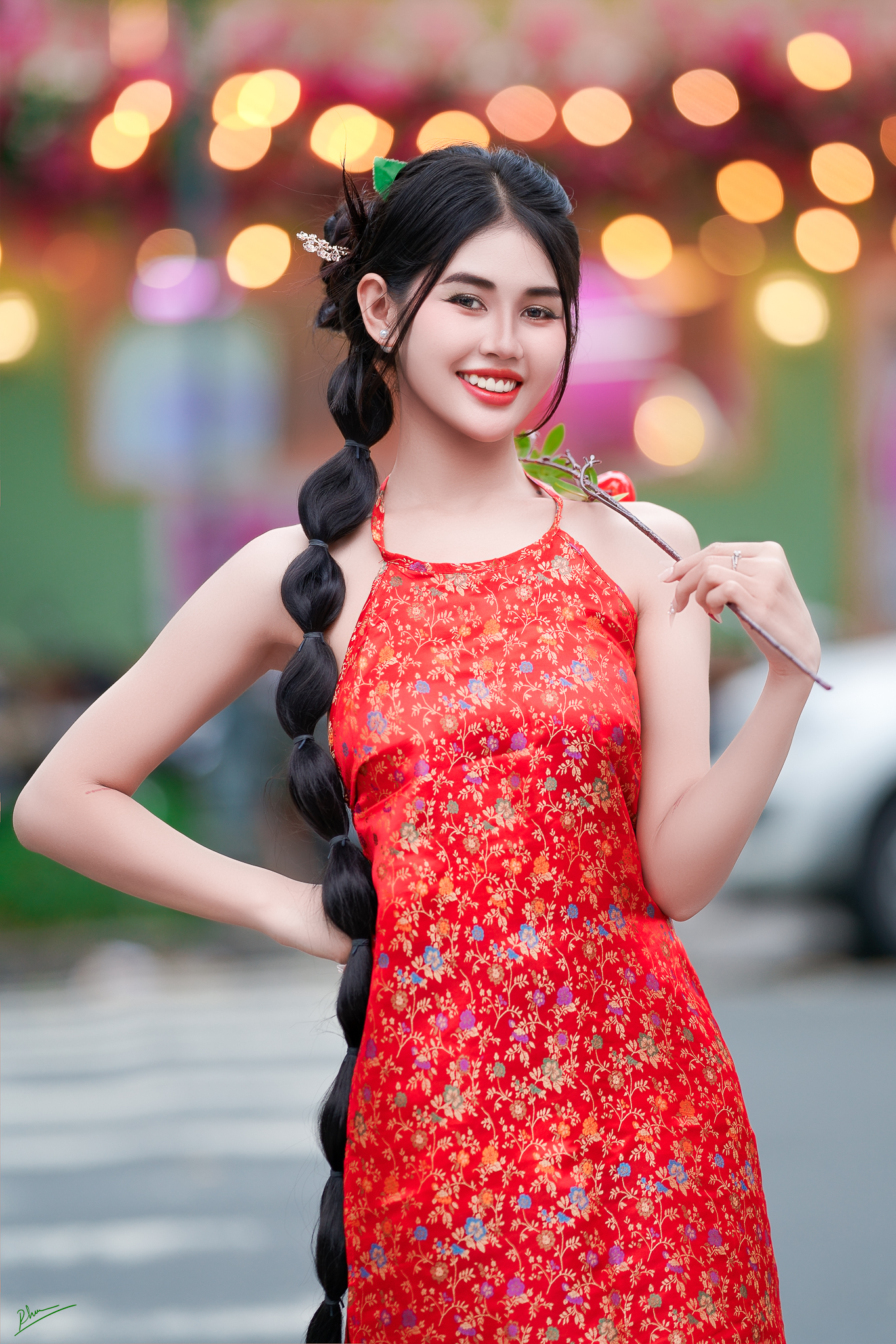 Concept trang phục yếm mùa xuân tại Hồ Con Rùa