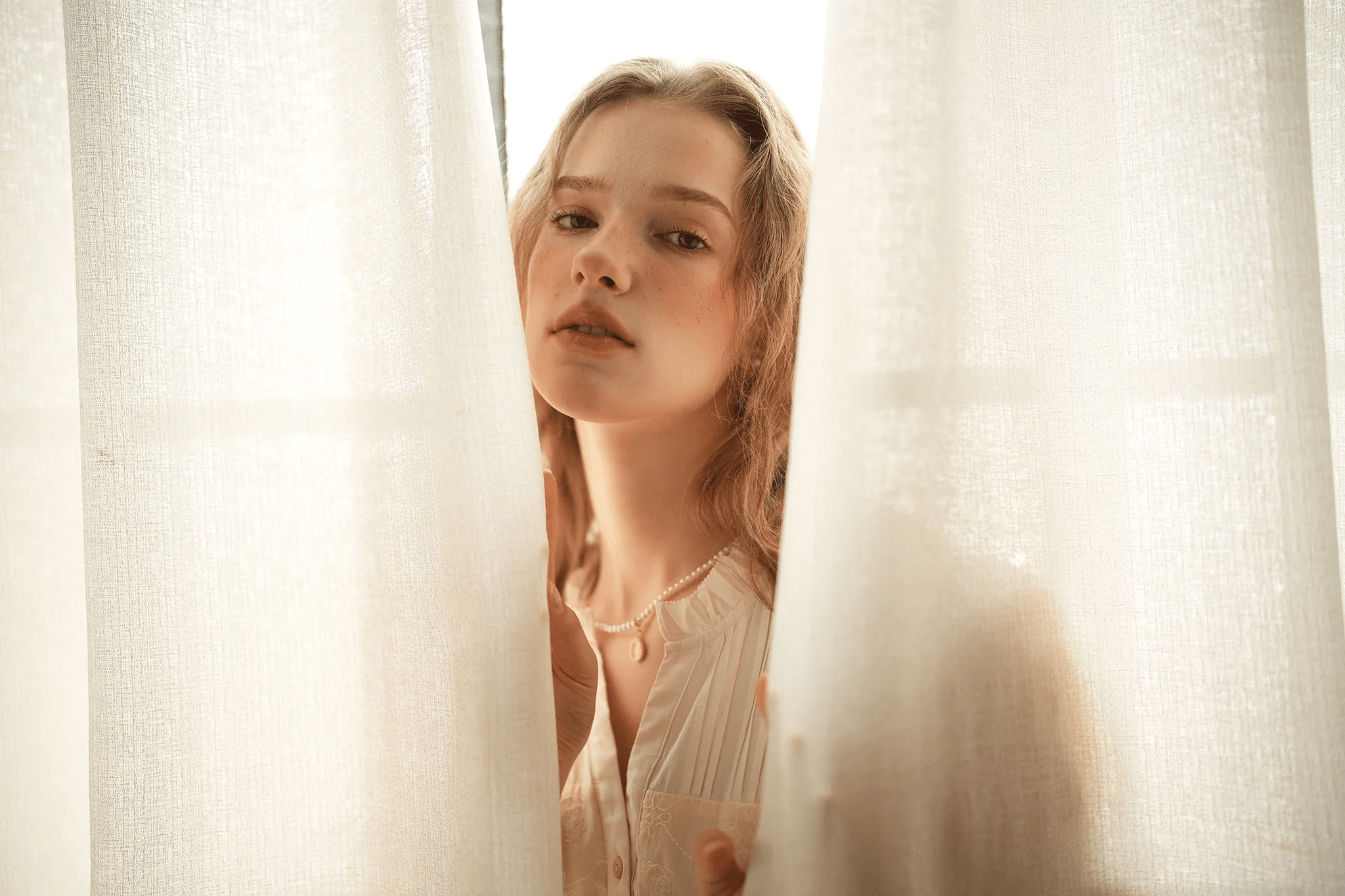 Với khẩu độ F1.2 cực lớn, ống kính duy trì độ sắc nét đáng kinh ngạc từ trung tâm đến rìa khung hình